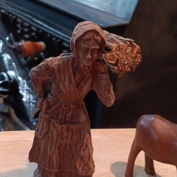 Italian Rustic Brown Wooden Figurine Set - Picture 3 of 4